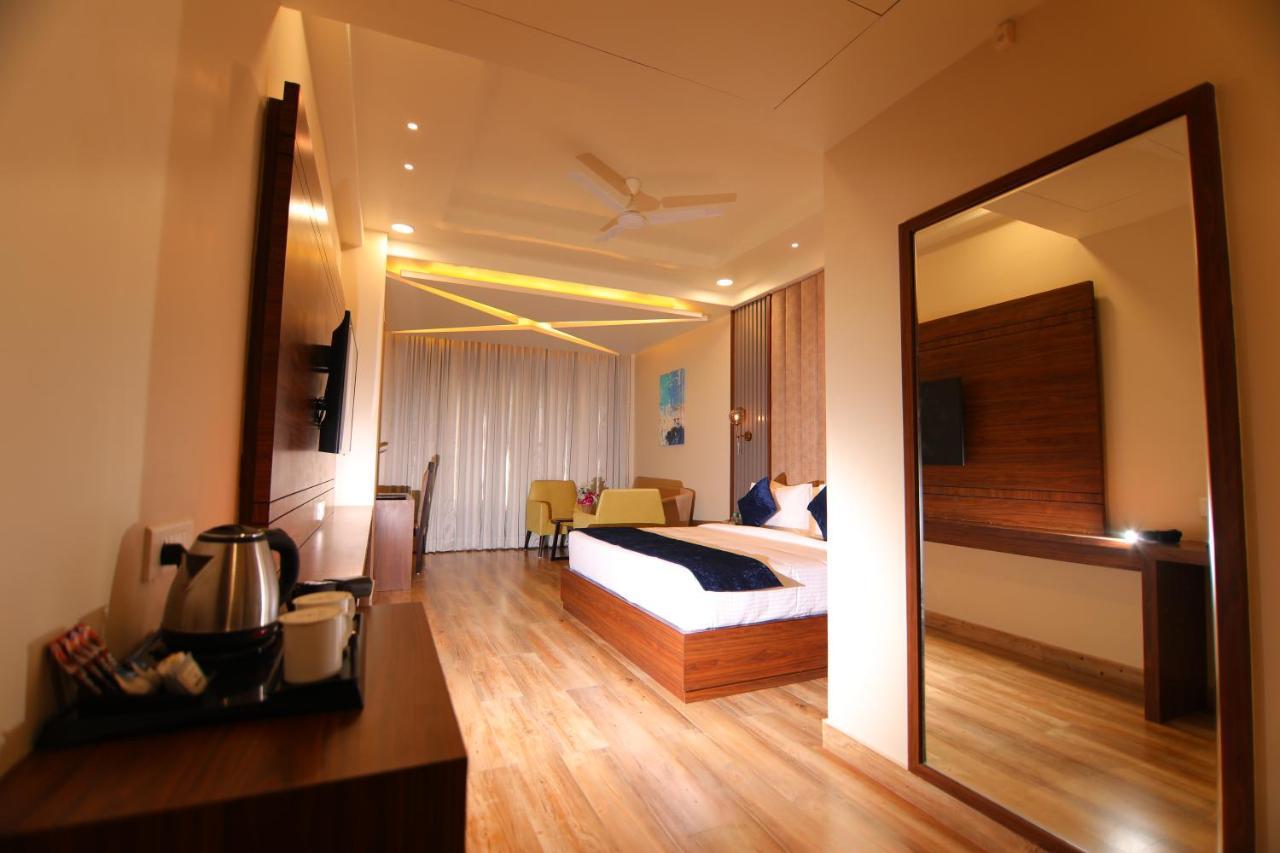 The Forest Hill Hotel Haridwār Buitenkant foto